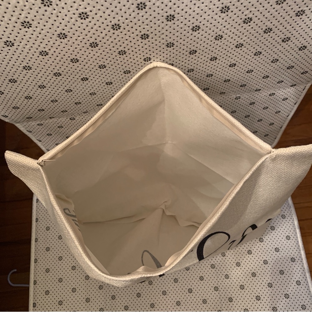 Adorable “Dog Kisses pillow case. - Picture 4 of 4